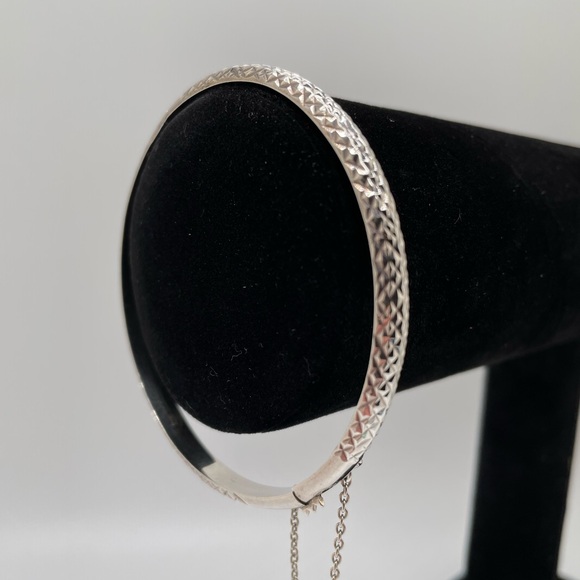 925 Patterned Hinge Bracelet - Picture 2 of 7